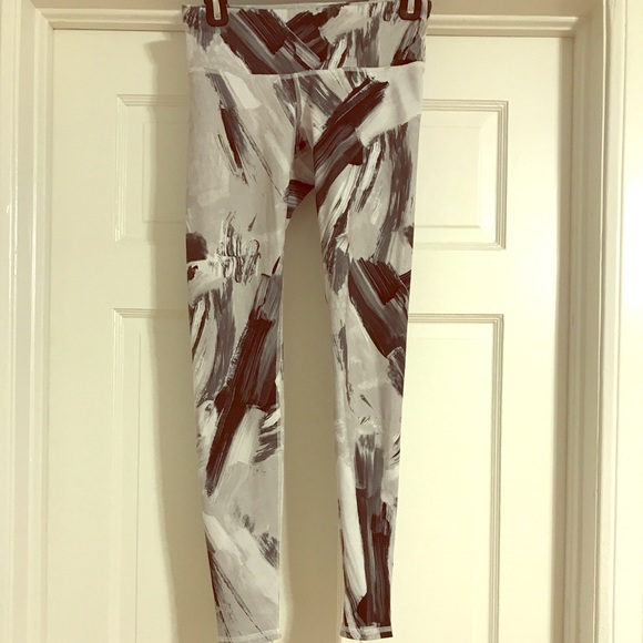 ALO Yoga Pants - Alo Yoga: white/gray/black brushstroke yoga pants